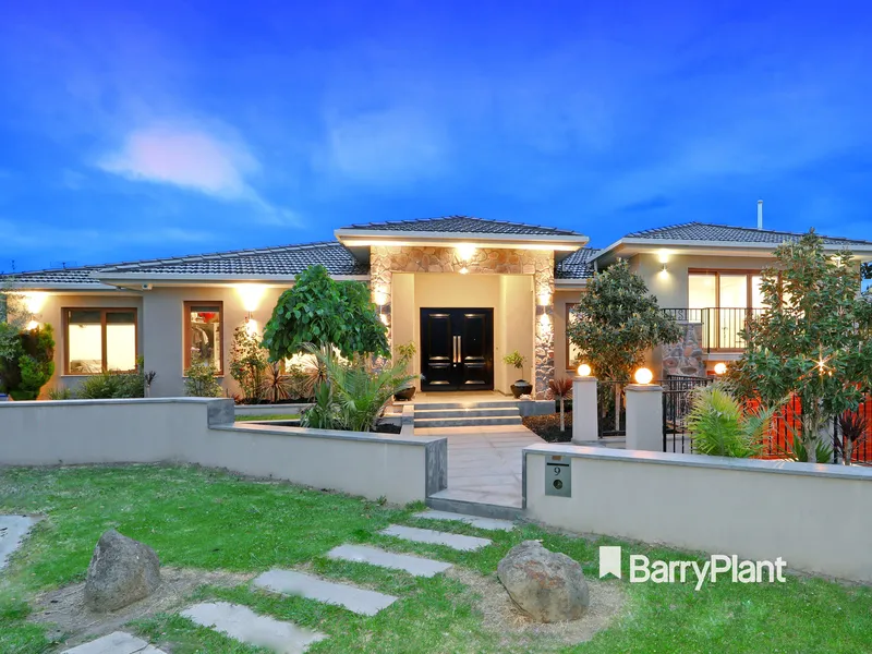 A modern day masterpiece on 1136m2.