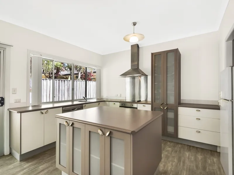 Family Home Walking Distance to the Beach