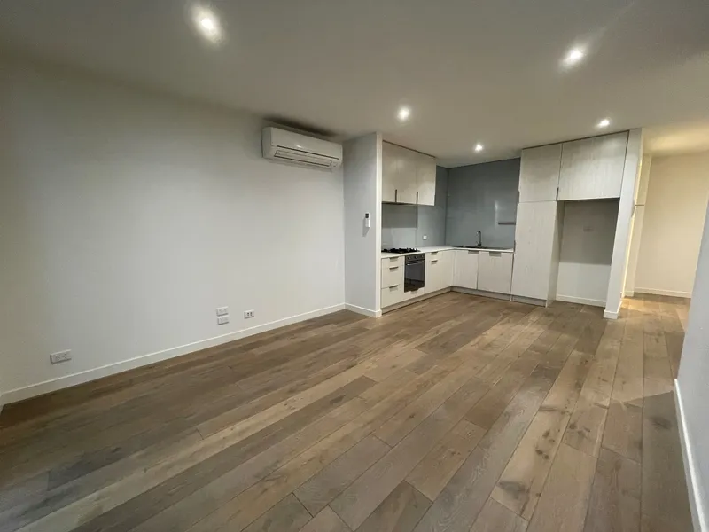 Quality Apartment in Heart of Essendon