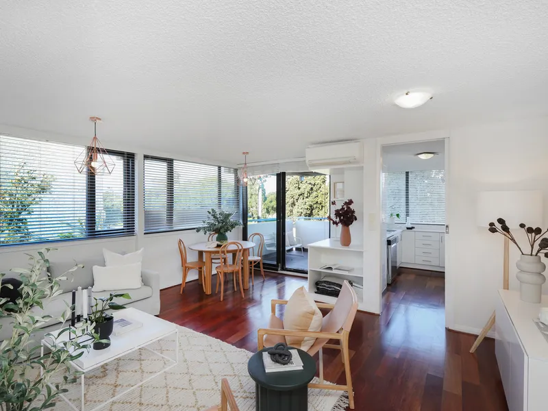 Spacious Beachfront Living