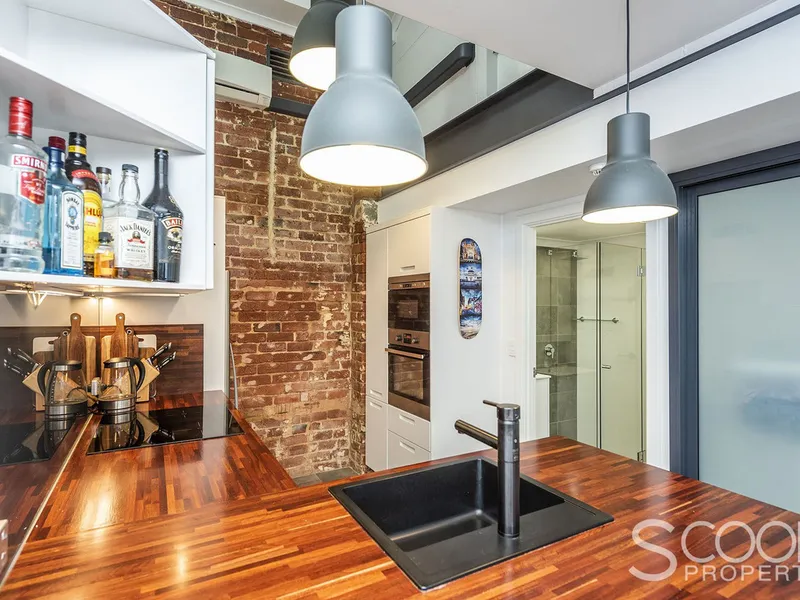 ULTRA STYLISH WAREHOUSE STYLE APARTMENT