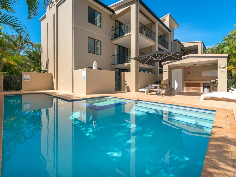 PALM BEACH - 2 MIN WALK TO BEACH - 2 BED UNIT - 2 SECURE CAR SPACES