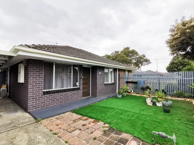 Stunning & peaceful renovated 2 bedroom home!