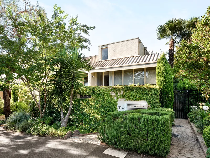 Spacious, Light-filled Elegance in a Culturally Rich Precinct
