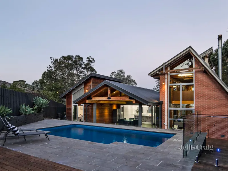 Spectacular Family Entertainer in College Zone