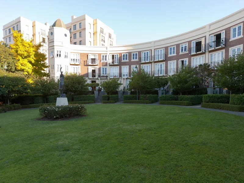 Superb Location - Wellington Garden Complex