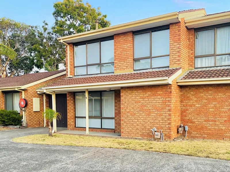 Large townhouse in prime location