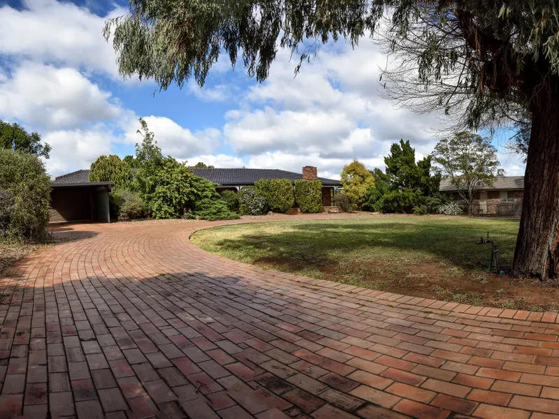 A SENSATIONAL FAMILY HOME WITH PLENTY OF SPACE