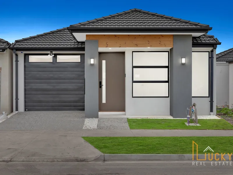 Luxurious 3-Bedroom Home in Wollert Riverhills Estate!