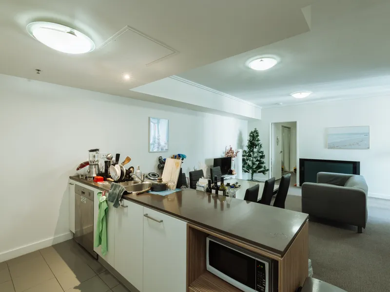 Fantastic Opportunity to secure a 2 bedroom unit in the CBD
