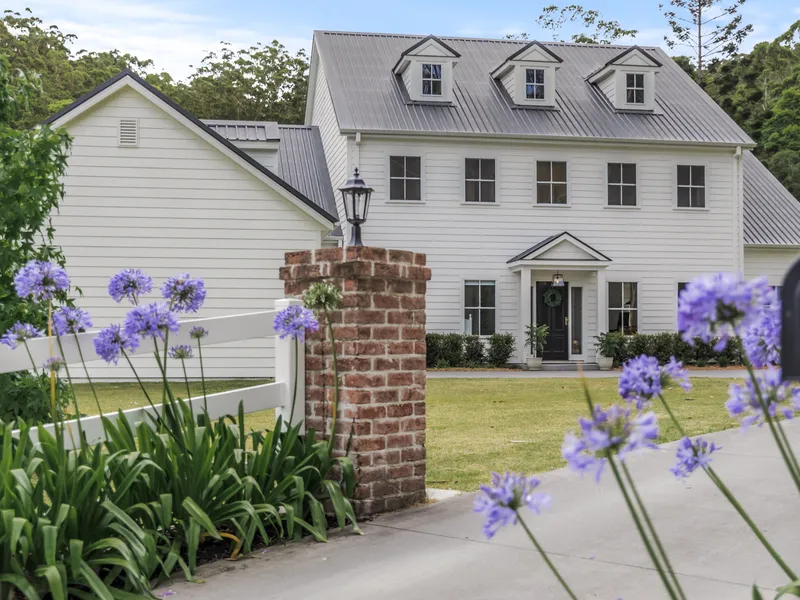 AMERICAN COLONIAL CHARM EXUDES STYLE AND SOPHISTICATION