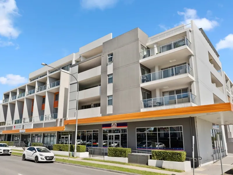 WALK TO ALL THE AMENITIES!