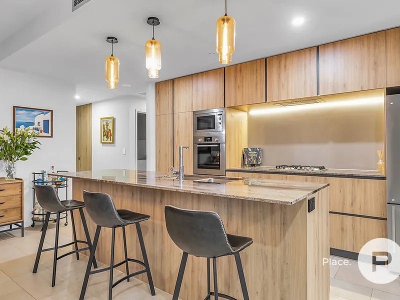 Magnificent 3 Bed Apartment - Views across New Farm Hill