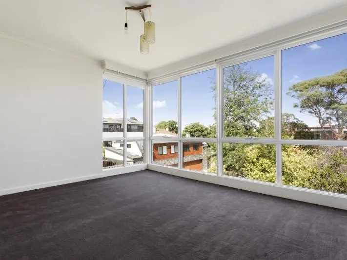 6 MONTH LEASE ONLY Quiet & Convenient Sun-filled Abode