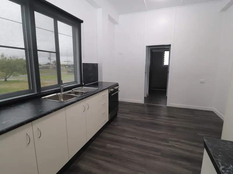 LARGE NEWLY RENOVATED UNIT IN TOWN