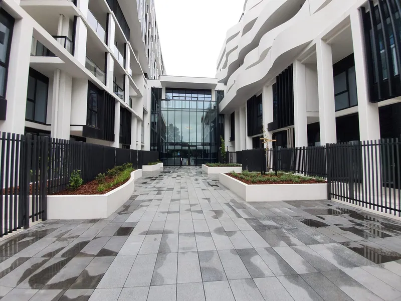 BRAND NEW 2 BEDROOM APARTMENT IN CENTRAL OAKLEIGH