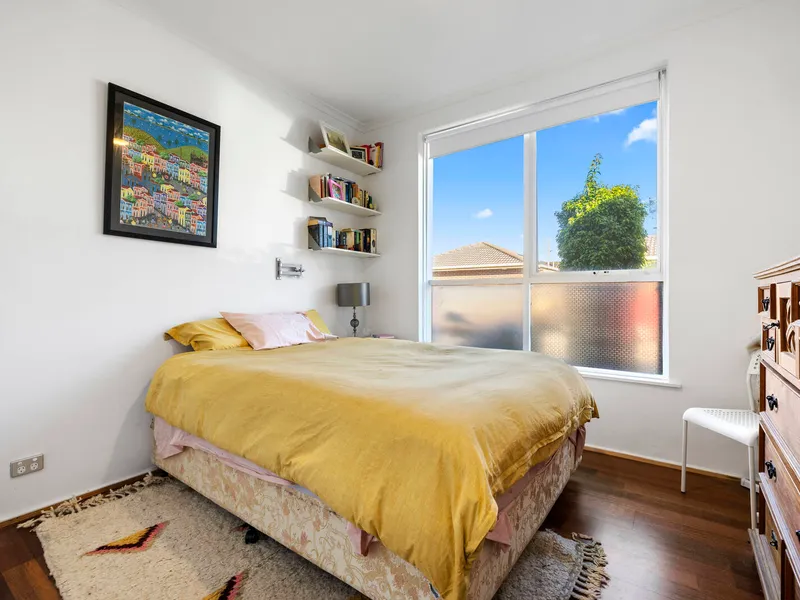 Contemporary Easy-Care Style