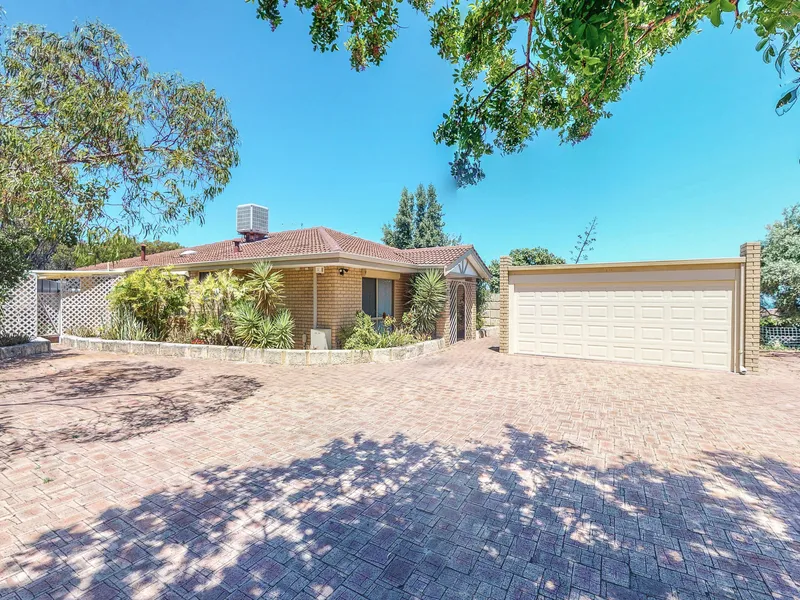 PERFECTLY LOCATED FAMILY HOME