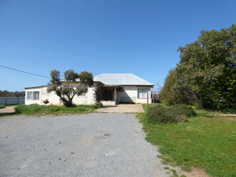 Large Residential Block. Potential to Sub-Divide.
