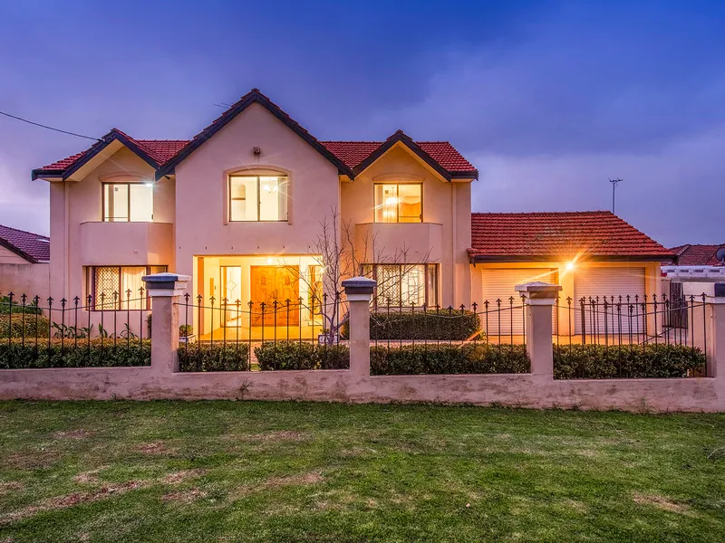 PARKSIDE FAMILY HOME
