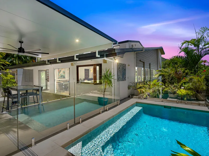 CITY & MOUNTAIN VIEWS - EXECUTIVE STYLE HOME IN UPPER WHITFIELD - OFFERING THE ULTIMATE ENTERTAINING LIFESTYLE….