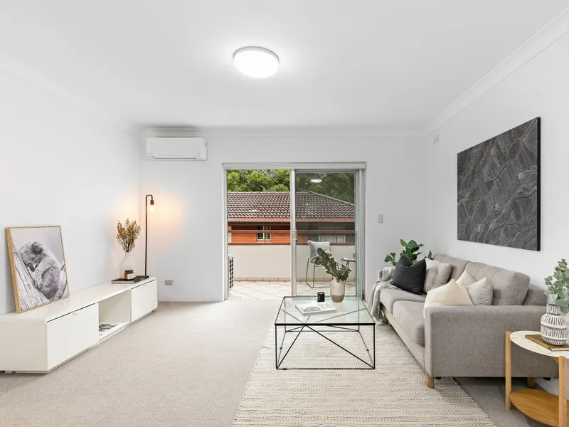 NORTH - FACING TOP FLOOR SECURITY APARTMENT