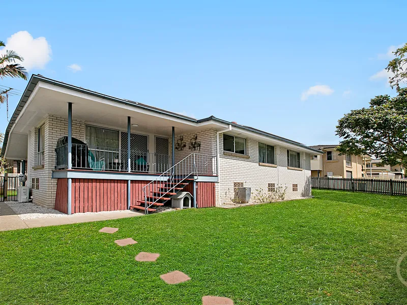 3 bedroom solid brick home in Ferny Grove