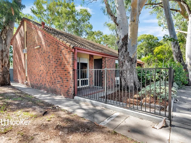 Move in to Montacute!