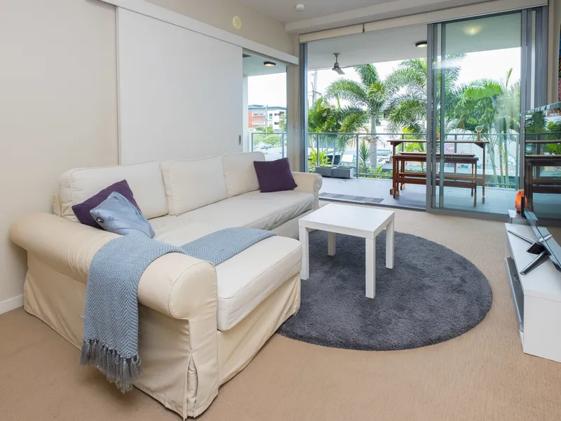 FALL IN LOVE ON LOVE STREET