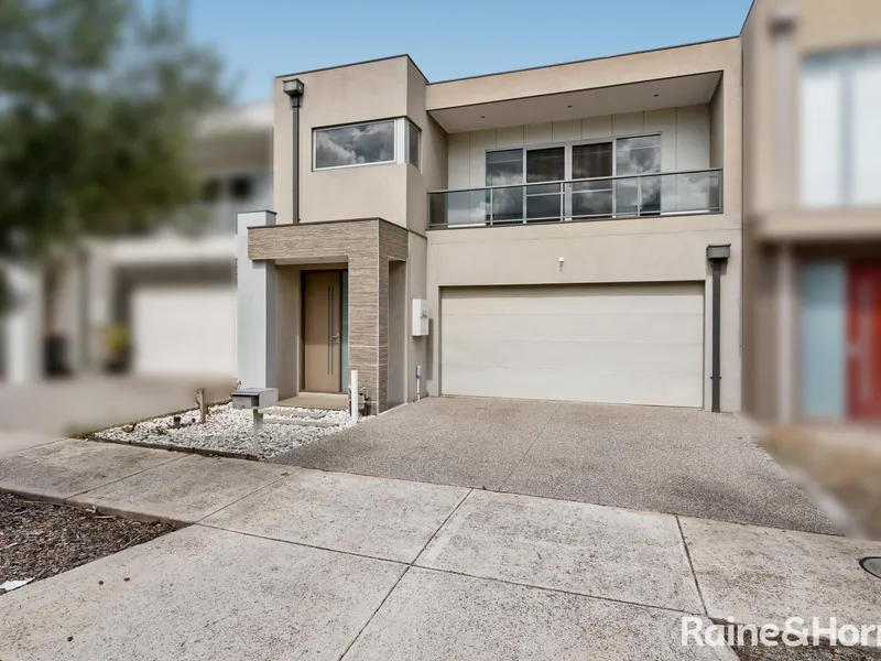 TWO LEVELS OF QUALITY LIVING IN THE HEART OF CAROLINE SPRINGS