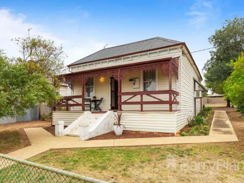 Classic Victorian ripe for restoration.