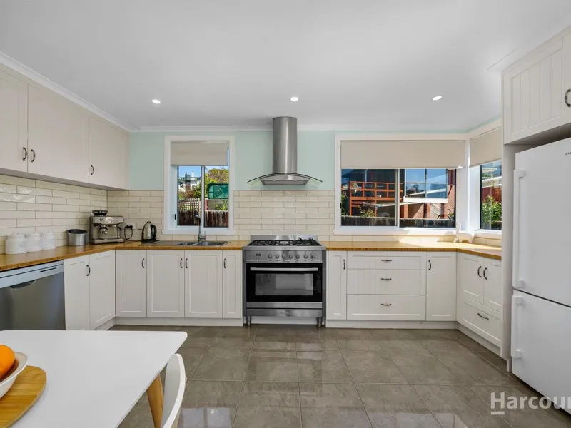 Renovated Stunner!!!!