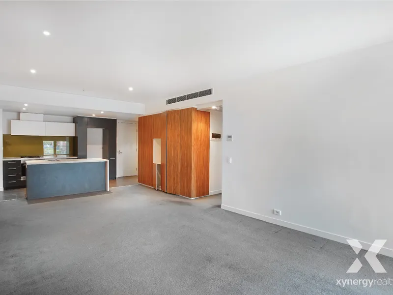 STUNNING TWO BEDROOM APARTMENT- FRESHLY PAINTED!