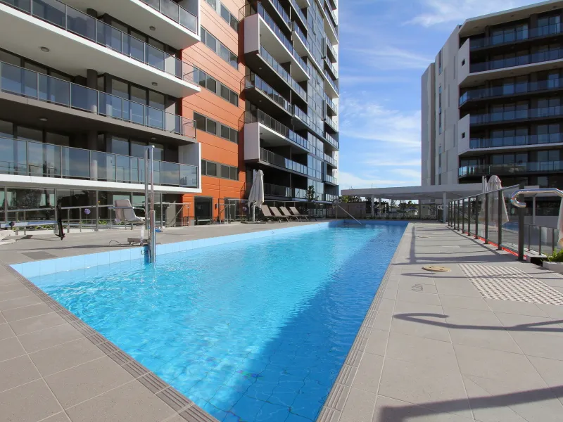 River facing apartment with panoramic views