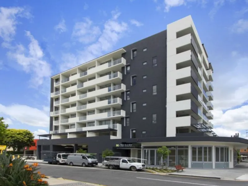 Low-maintenance living in ultra-convenient location