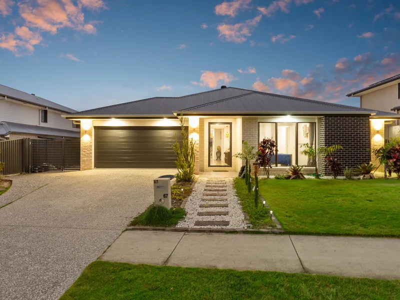 Single Level Magic in Premier Location of Spring Mountain