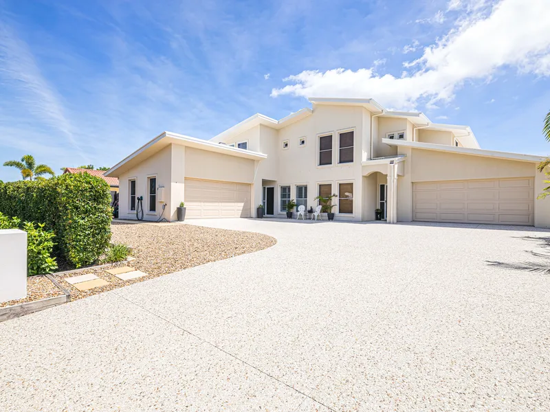 COMPLETE ELEGANCE ON MARINA BVLD