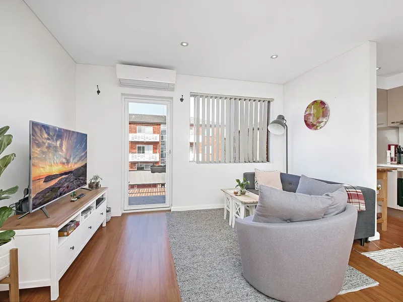 Dashing apartment in a central locale 