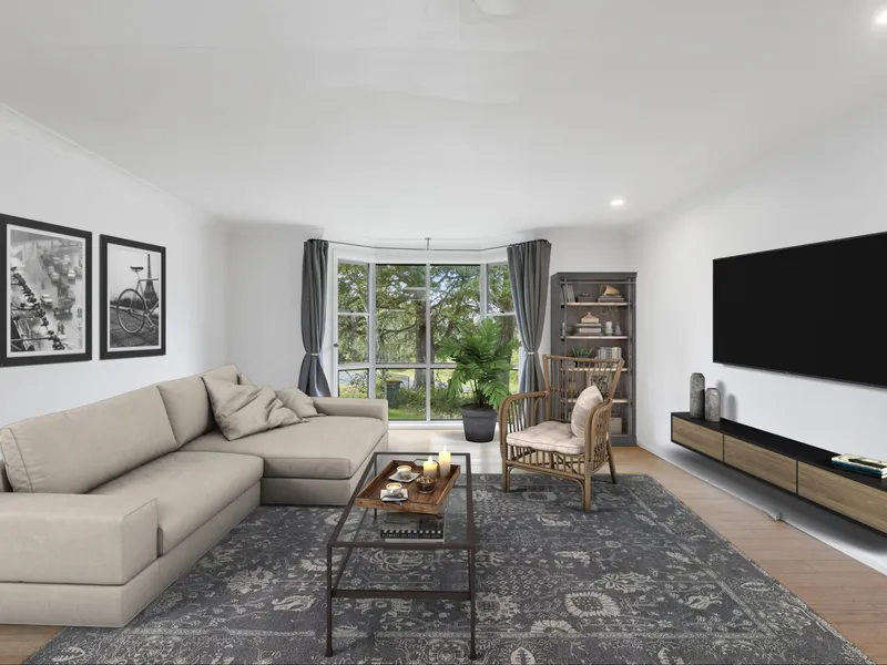 Family home on large landscaped block!