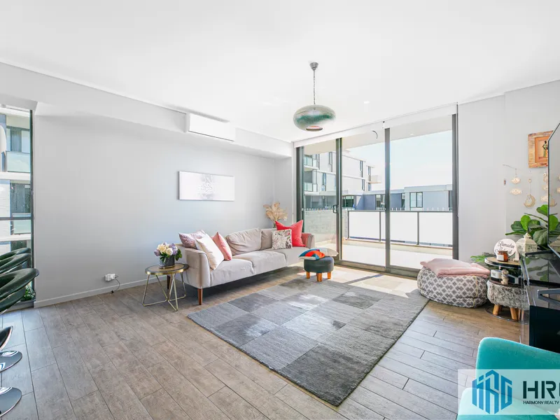 Penthouse Style 2bedroom plus Study in Washington Park
