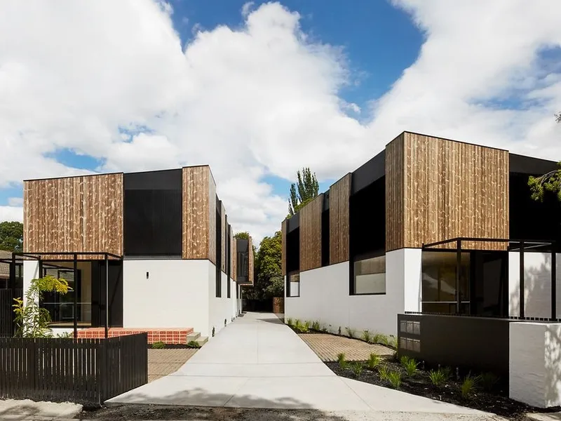 Modern 2 bedroom townhouse in prime location