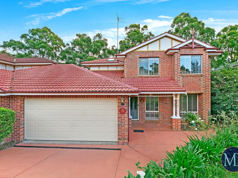 Convenient & Beautiful Family Home! CHTS Catchment