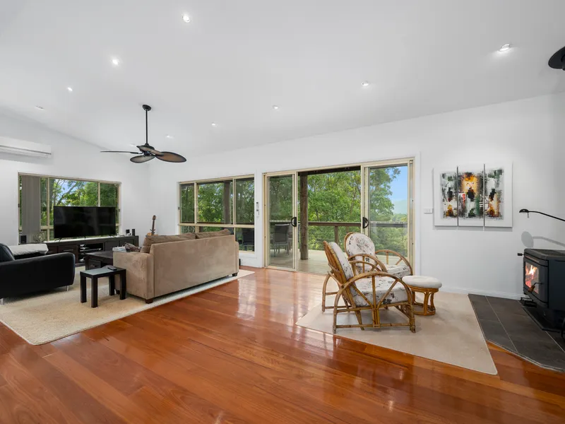 Immaculate Home + Guest Studio...