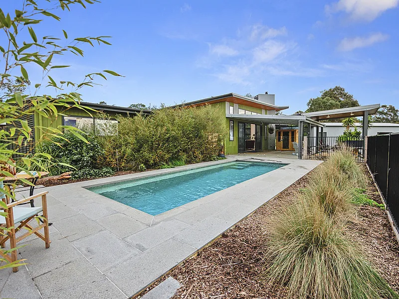 Luxurious Modern Retreat - Eco Living at its Best