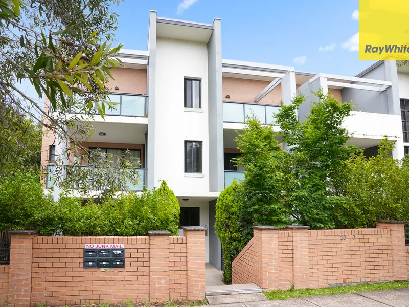 LOW RISE SMALL BLOCK WITH NORTH-FACING BALCONY