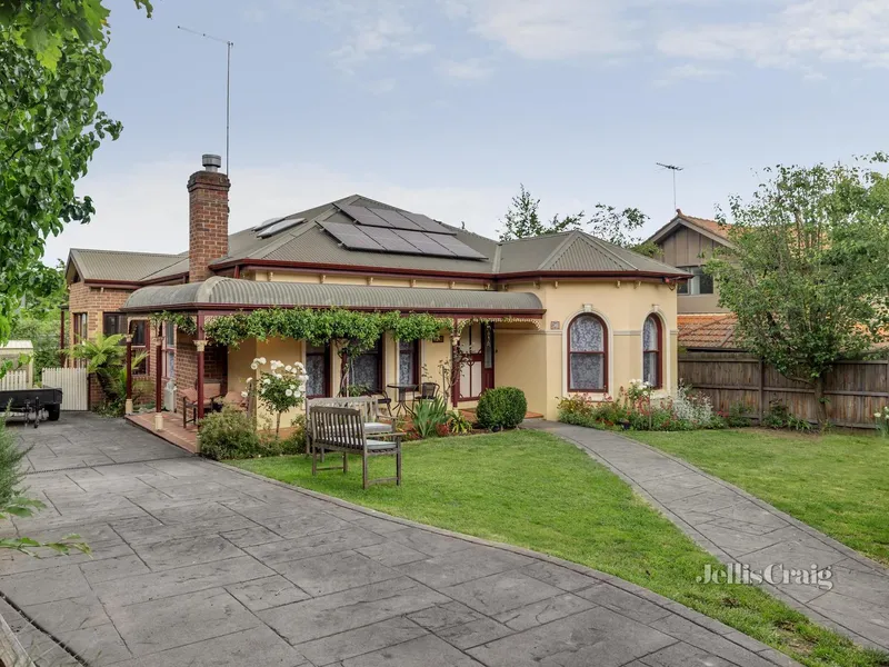 Generous family proportions in prized parkland pocket