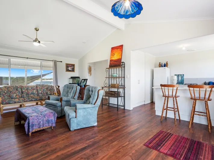 Private, Easy, Rural Living