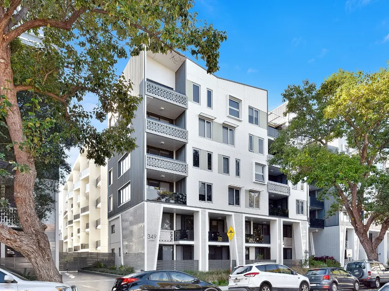 Luxurious two-bedroom garden apartment of “Tribeca” by Meriton in the heart of Waterloo/Green square for Sale.  Contact Ben on 0422 995 999.
