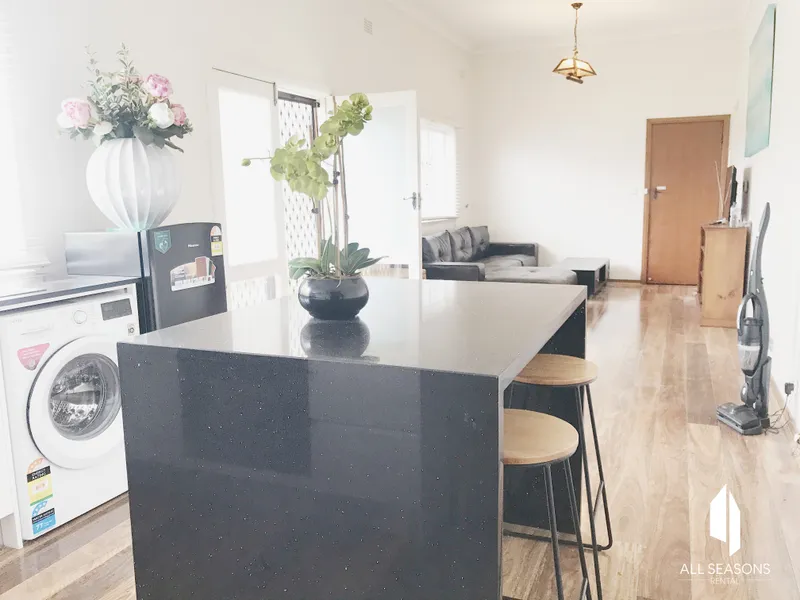 2 Bedrooms Unit/grannyflat Fully furnished Lindfield