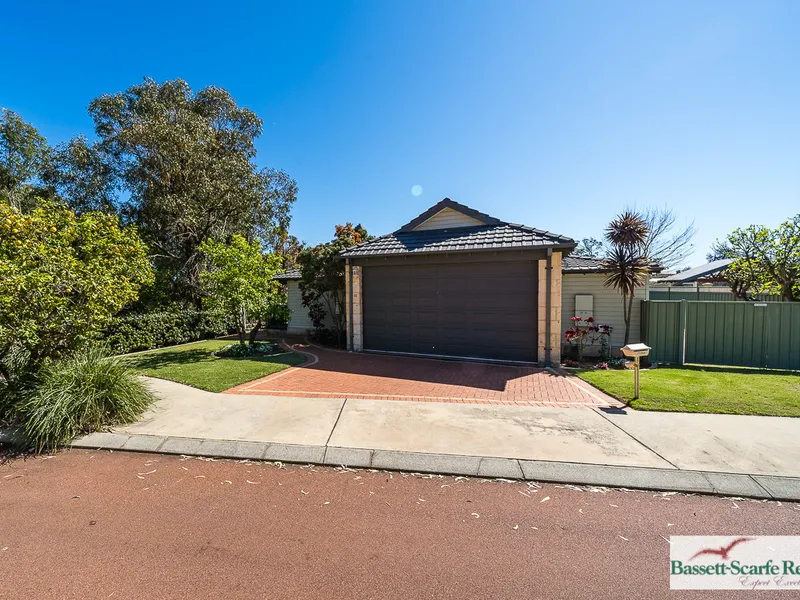 CHARMING  COTTAGE CLOSE TO ALL AMENITIES